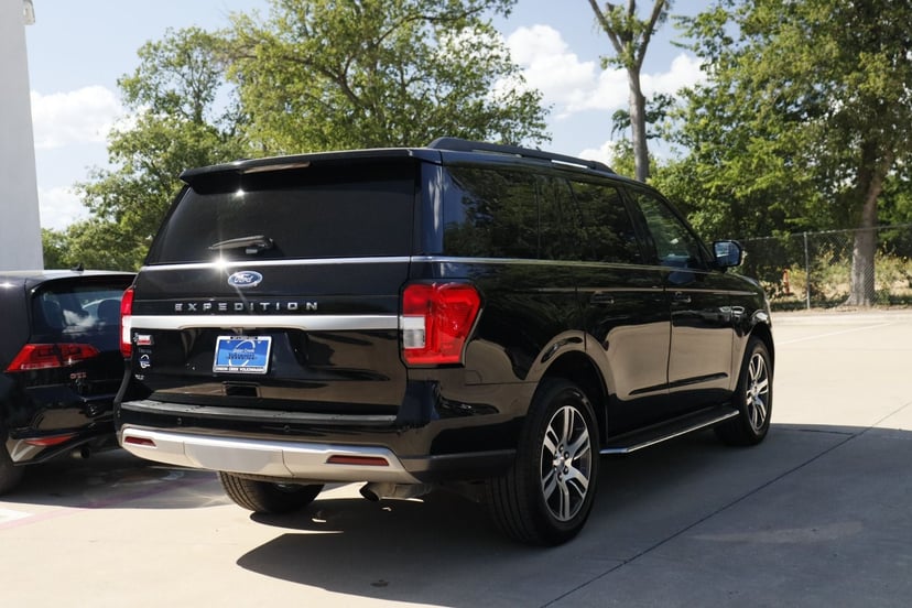 2023 Ford Expedition - Image 2