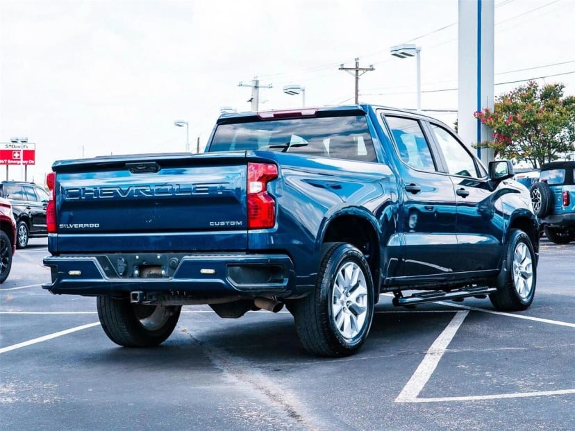 2022 Chevrolet Silverado - Image 3