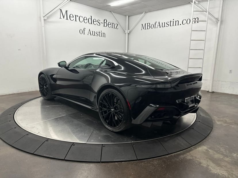 2023 Aston Martin Vantage - Image 2