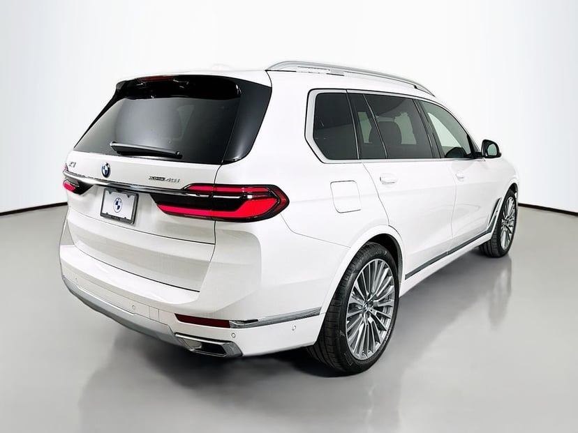 2026 BMW X7 - Image 3