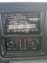 2005 Chevrolet Suburban - Preview 11