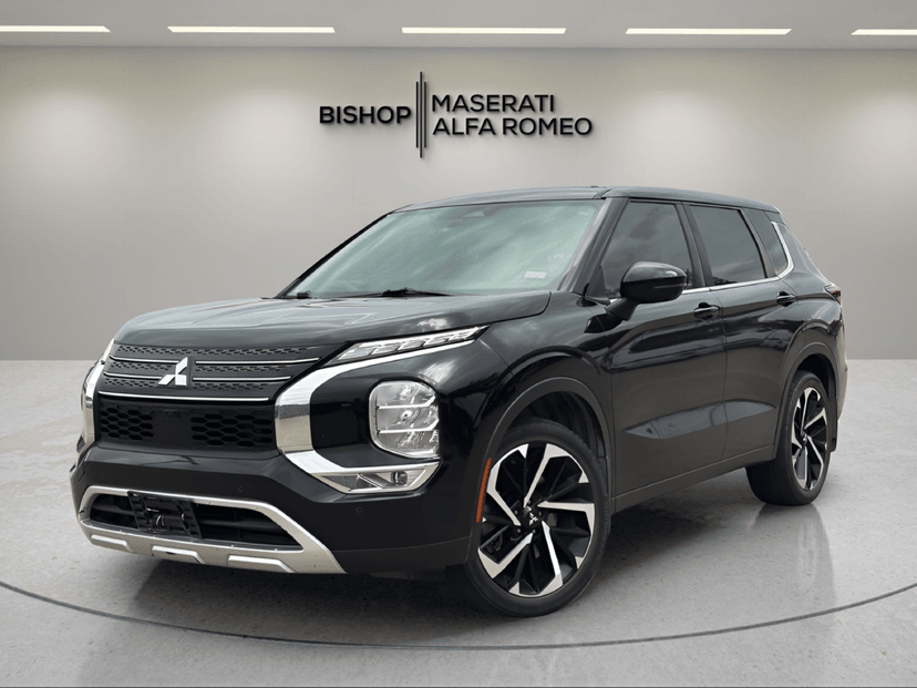 2022 Mitsubishi Outlander - Image 1