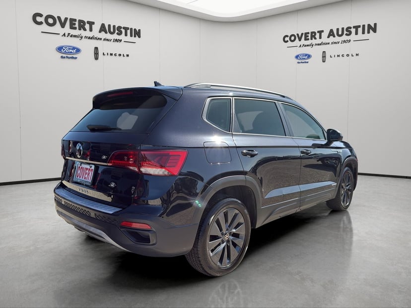 2022 Volkswagen Taos - Image 2