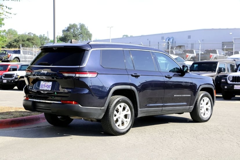 2023 Jeep Grand Cherokee L - Image 3