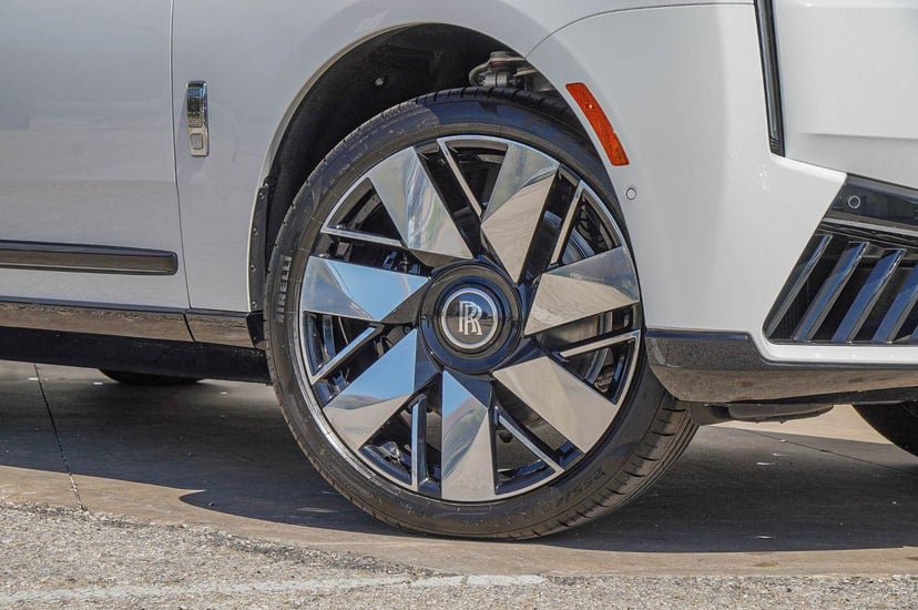 2026 Rolls-Royce Cullinan - Image 2