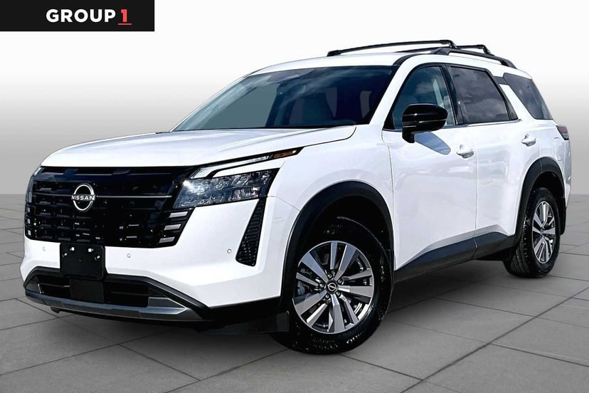 2026 Nissan Pathfinder - Image 2