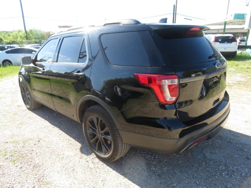 2017 Ford Explorer - Image 2