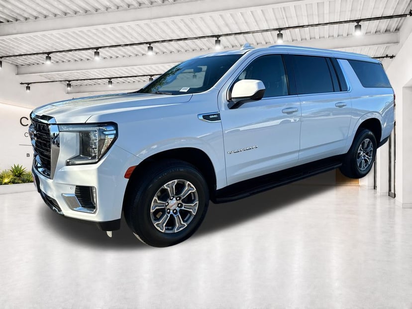 2023 GMC Yukon XL - Image 2
