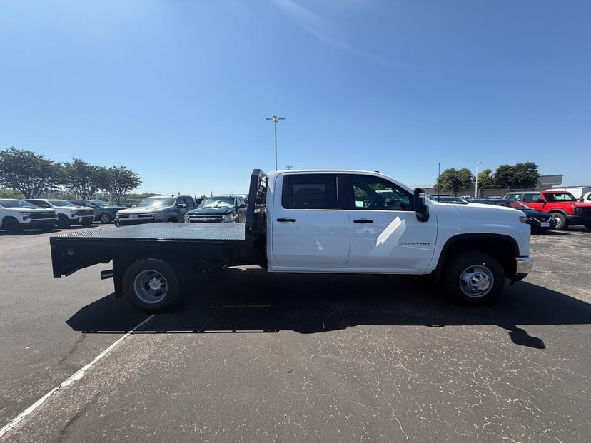 2026 Chevrolet Silverado 3500 HD - Image 3