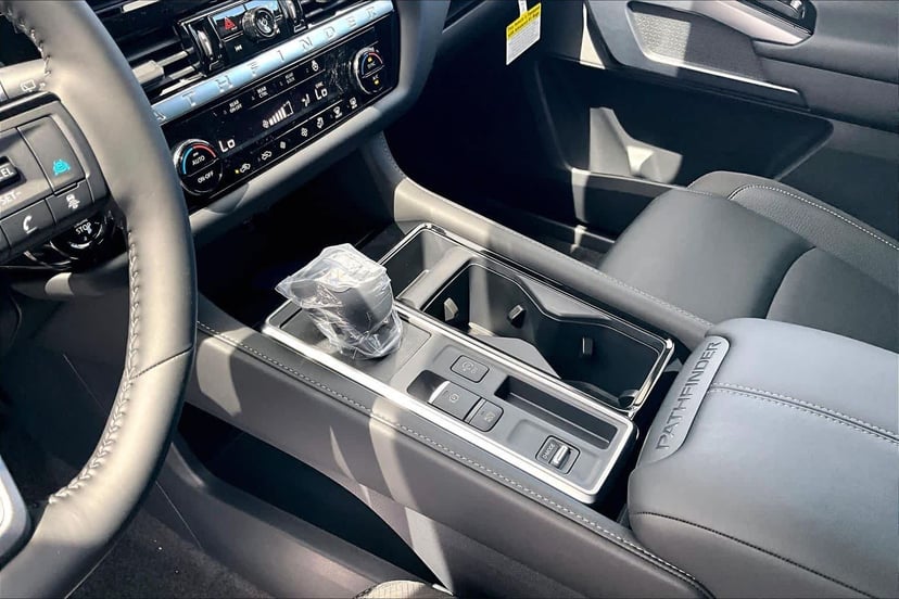 2026 Nissan Pathfinder - Image 2