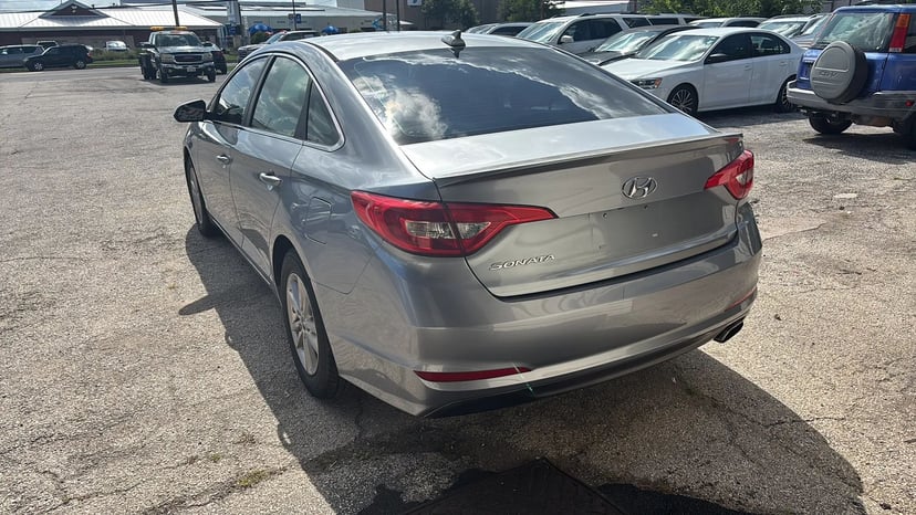 2016 Hyundai Sonata - Image 2