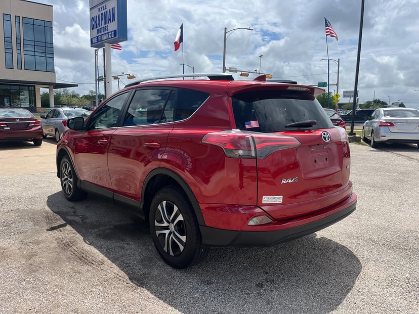 2017 Toyota RAV4 - Image 3