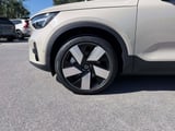 2025 Volvo EX40 - Preview 7