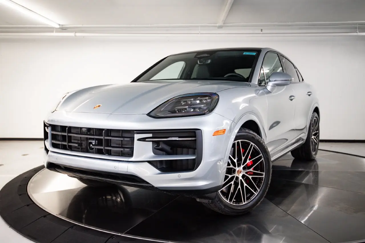 2026 Porsche Cayenne - Image 1