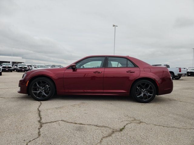 2023 Dodge 300 - Image 3