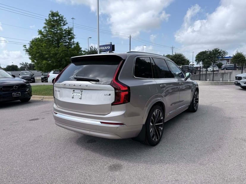 2026 Volvo XC90 - Image 3