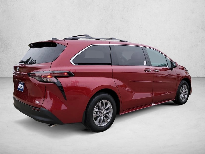 2026 Toyota Sienna - Image 1