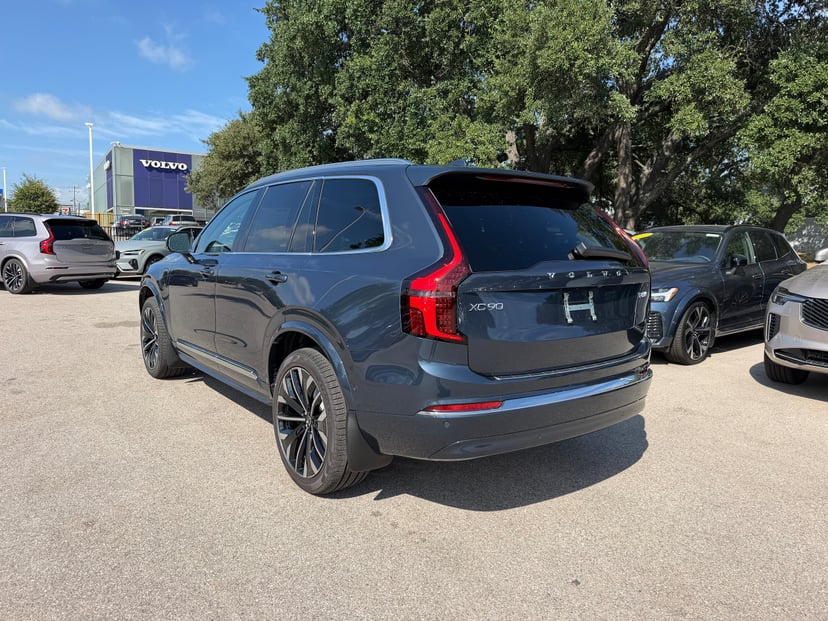 2026 Volvo XC90 - Image 3
