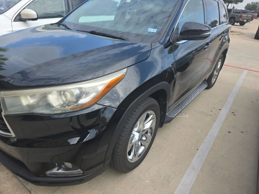 2015 Toyota Highlander - Image 1