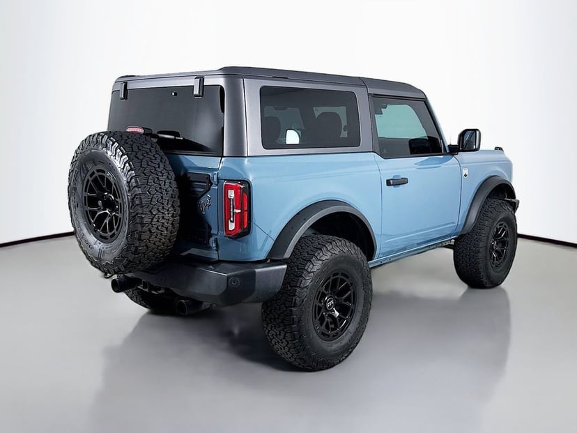 2023 Ford Bronco - Image 3