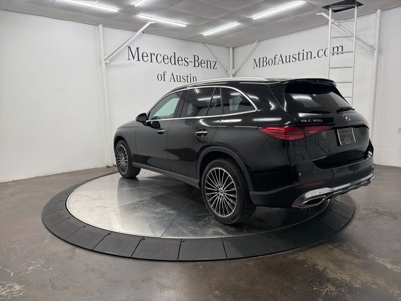 2026 Mercedes-Benz GLC - Image 2