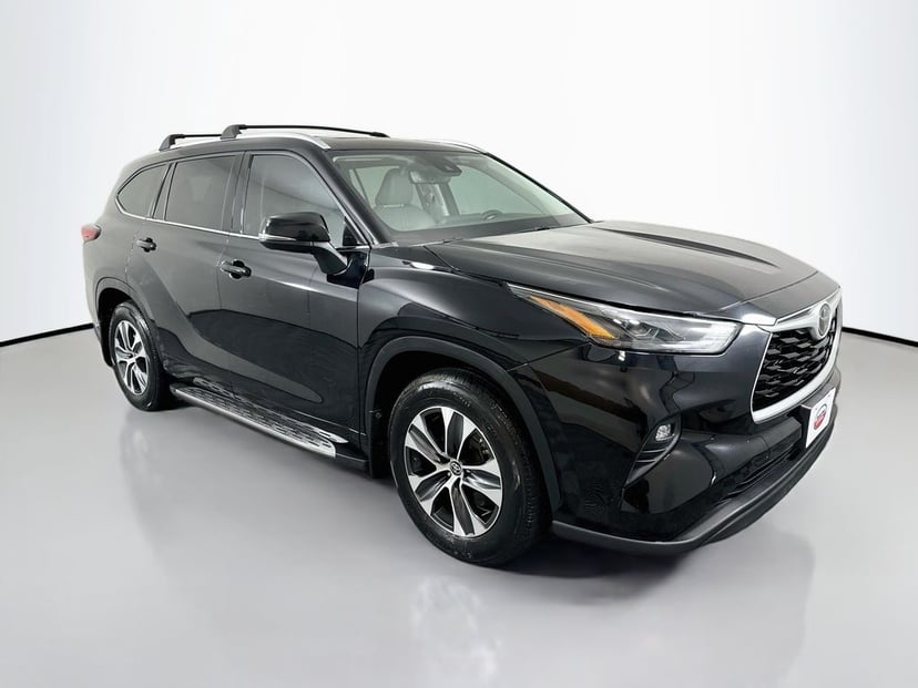 2022 Toyota Highlander - Image 3