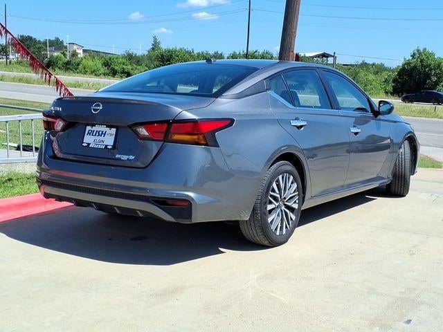 2025 Nissan Altima - Image 3