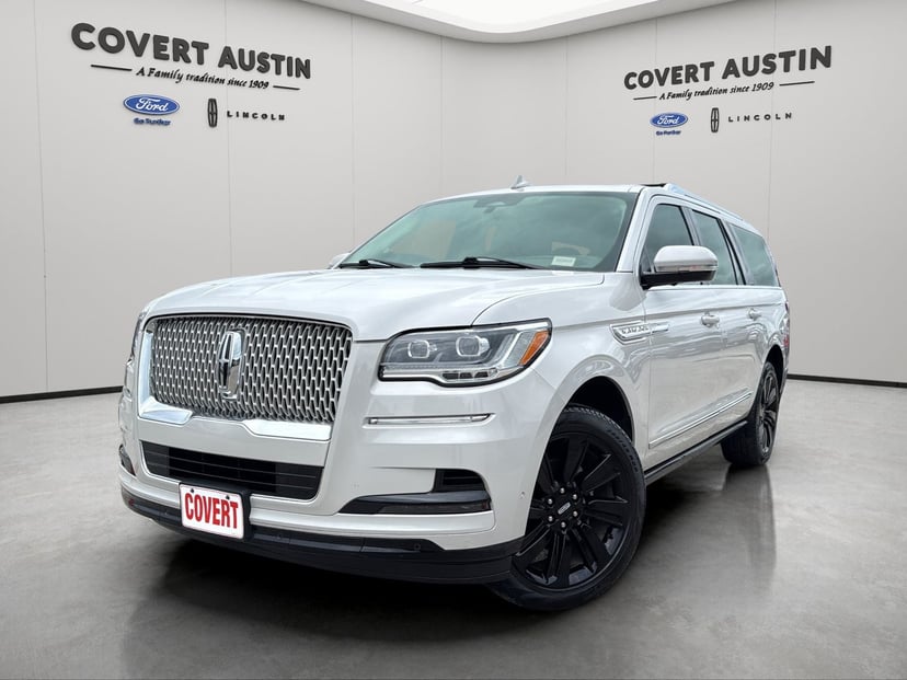 2023 Lincoln Navigator L - Image 1