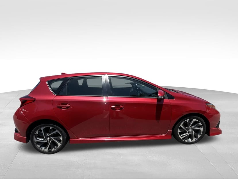 2018 Toyota COROLLA iM - Image 2