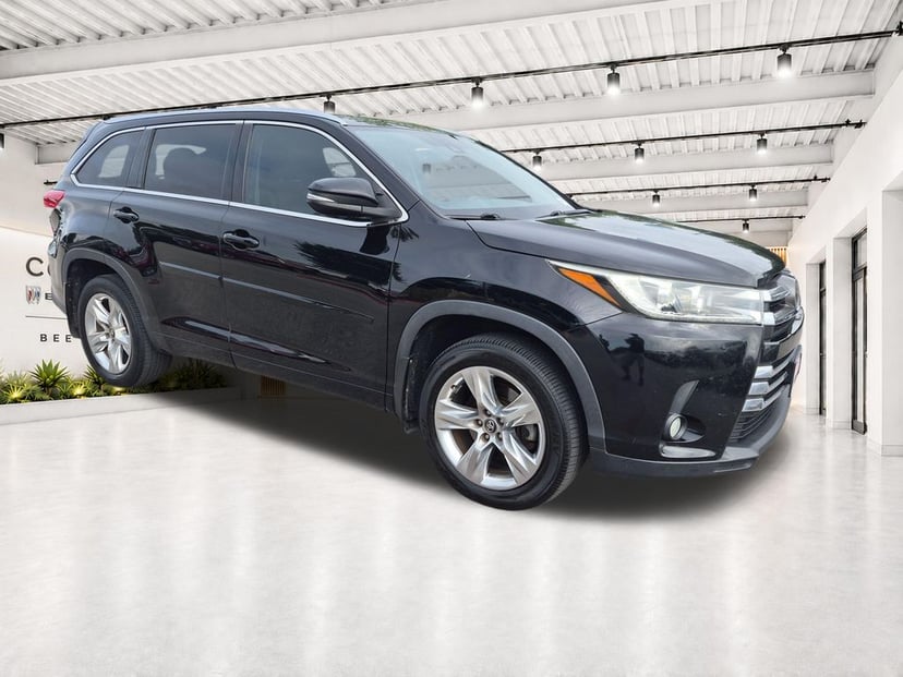 2018 Toyota Highlander - Image 1