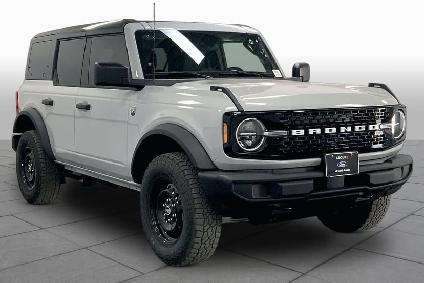 2026 Ford Bronco - Image 2