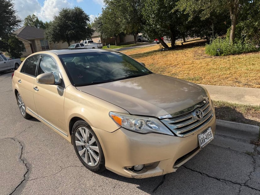 2011 Toyota Avalon - Image 1
