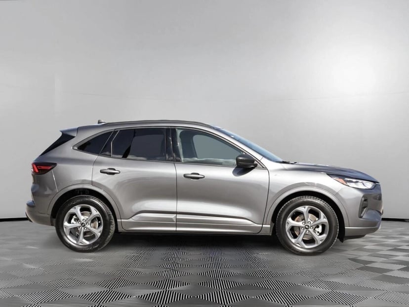 2023 Ford Escape - Image 1