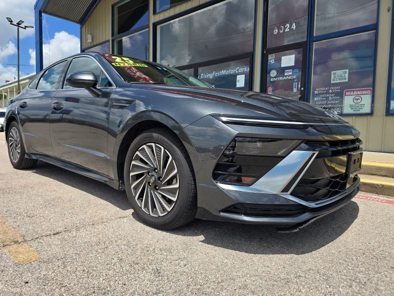 2025 Hyundai Sonata Hybrid - Image 1