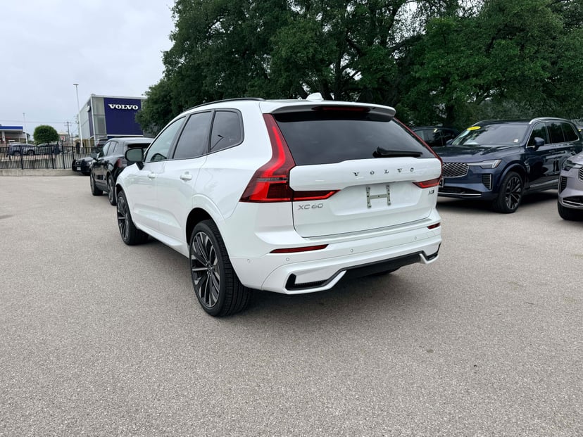 2026 Volvo XC60 - Image 2