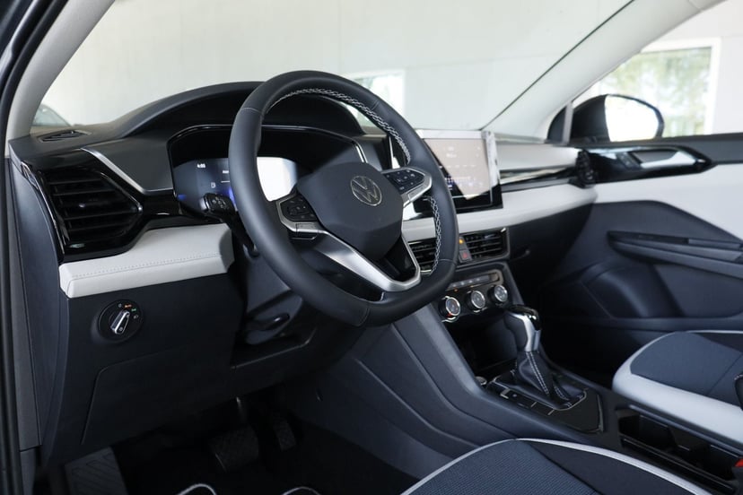 2026 Volkswagen Taos - Image 2