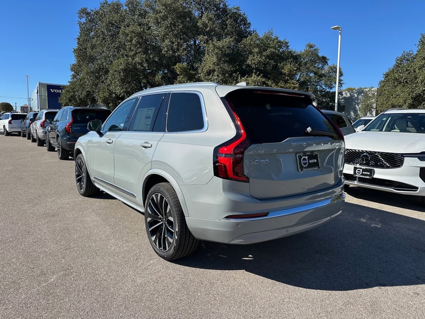 2026 Volvo XC90 - Image 2