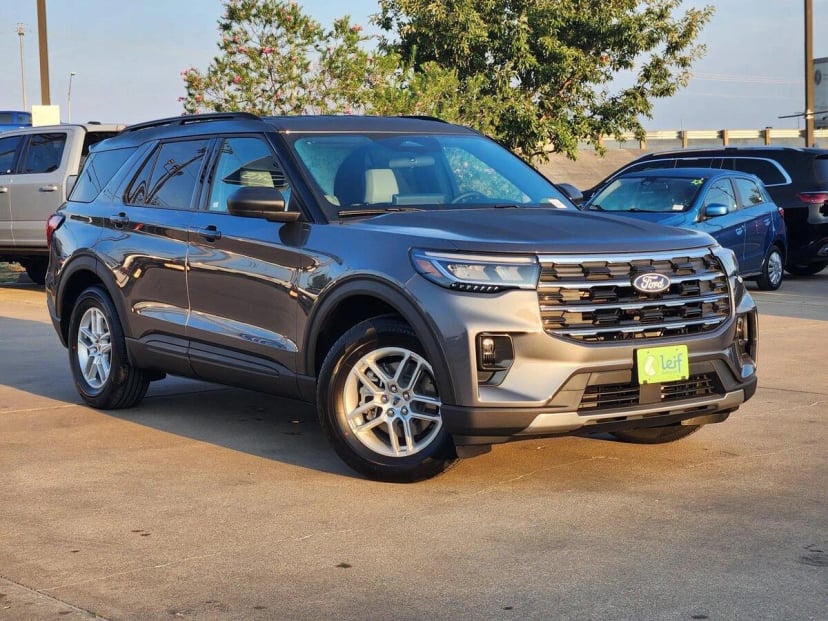 2027 Ford Explorer - Image 1