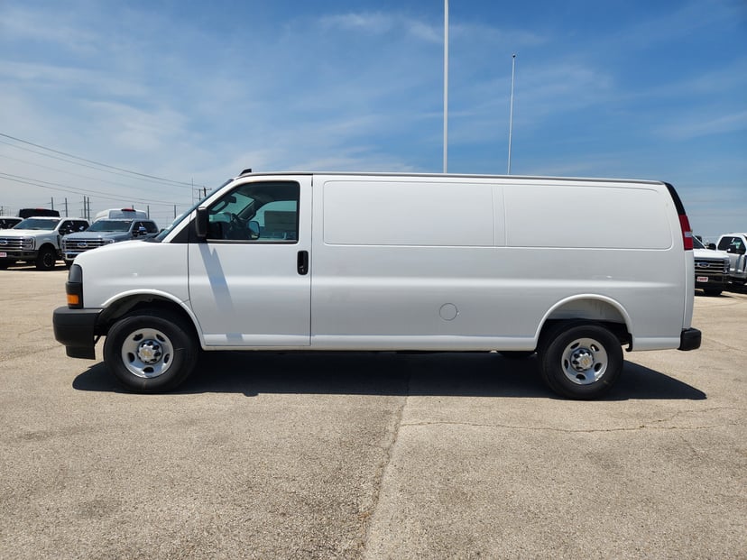 2026 Chevrolet Express Cargo - Image 2