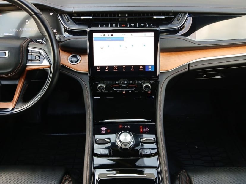 2022 Jeep Grand Cherokee - Image 3