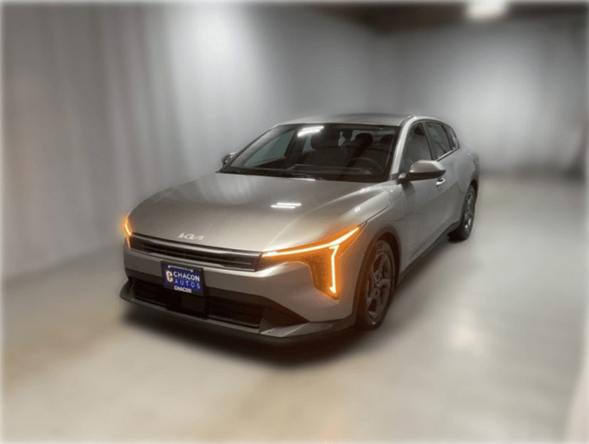 2025 Kia K4 - Image 1