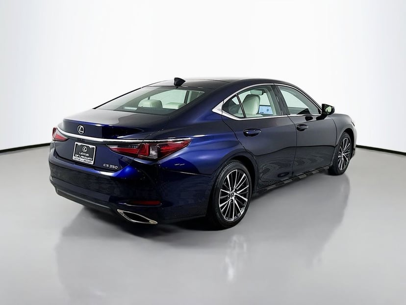 2025 LEXUS ES - Image 3