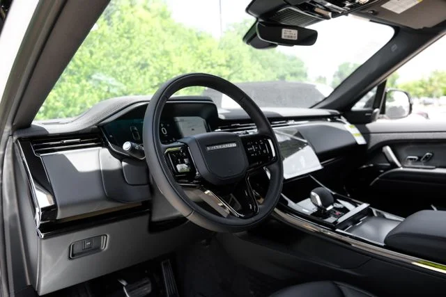 2026 Land Rover Range Rover Sport - Image 3