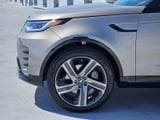 2026 Land Rover Discovery - Preview 9