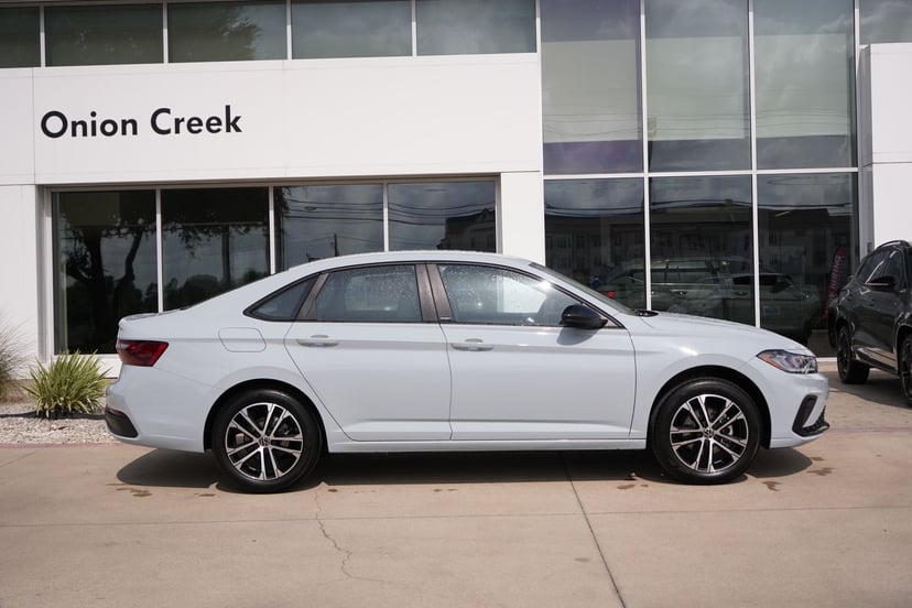 2026 Volkswagen Jetta - Image 2