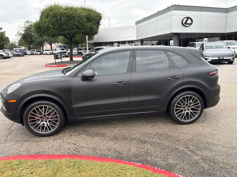 2021 Porsche Cayenne - Image 2