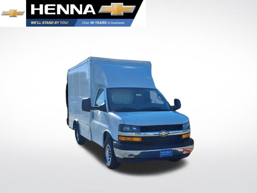 2025 Chevrolet Express Cutaway - Image 1