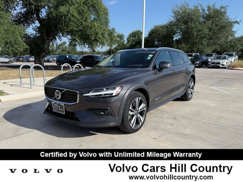 2025 Volvo V60 Cross Country - Image 1