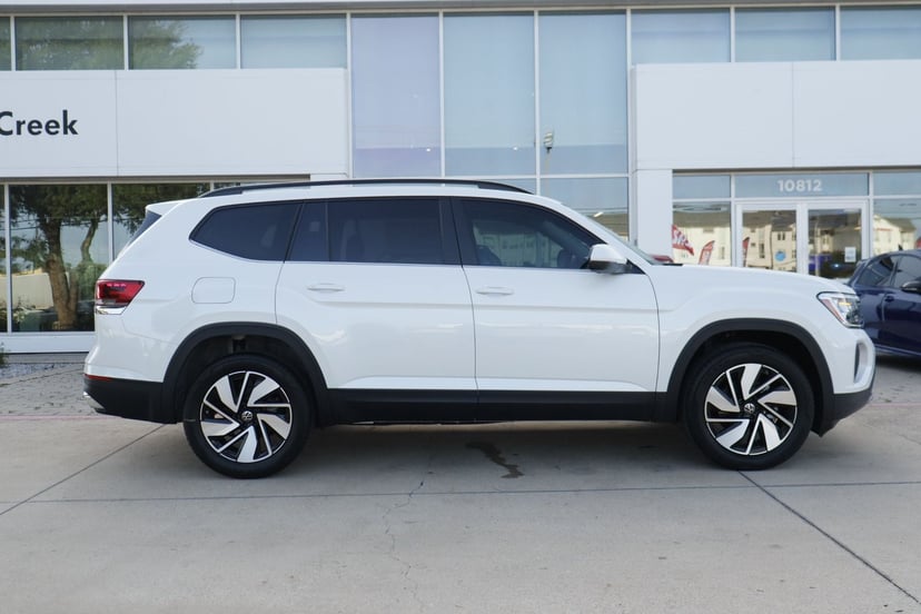 2026 Volkswagen Atlas - Image 2