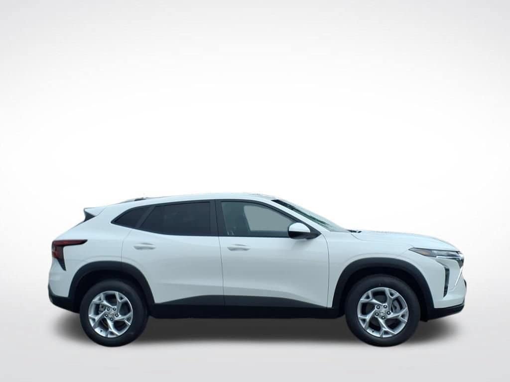 2026 Chevrolet Trax - Image 2